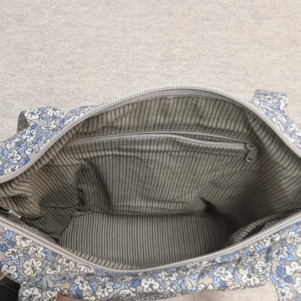 Kahki Floral Stride Tote Bella Taylor Quilted Pockets Shoulder Bag Zip Top Med - Picture 8 of 12